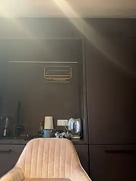 Bella-Tight online show from 11, 4, 2026