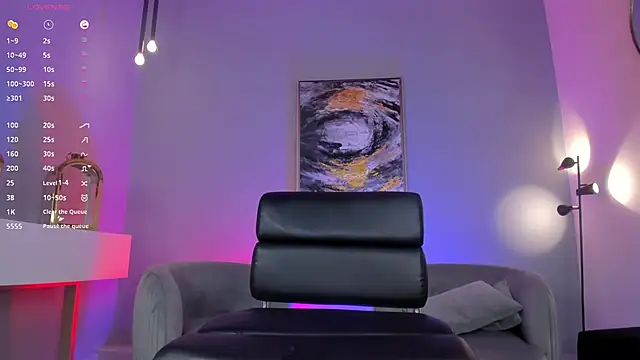 Snapshot of LizzHamilton__ chatting on 7, 1, 2025 LizzHamilton online show from 7, 1, 2025
