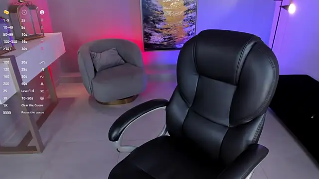 Snapshot of LizzHamilton__ chatting on 12, 1, 2025 LizzHamilton online show from 12, 1, 2025