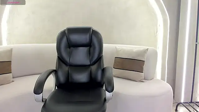 Snapshot of LizzHamilton__ chatting on 13, 9, 2025 LizzHamilton online show from 13, 9, 2025
