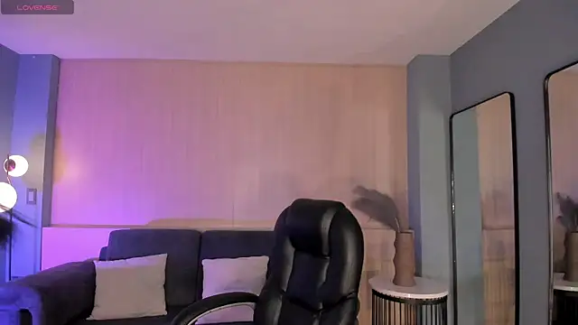 Snapshot of LizzHamilton__ chatting on 19, 9, 2025 LizzHamilton online show from 19, 9, 2025