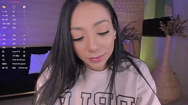 Snapshot of LizzHamilton__ chatting on 25, 9, 2025 LizzHamilton online show from 25, 9, 2025