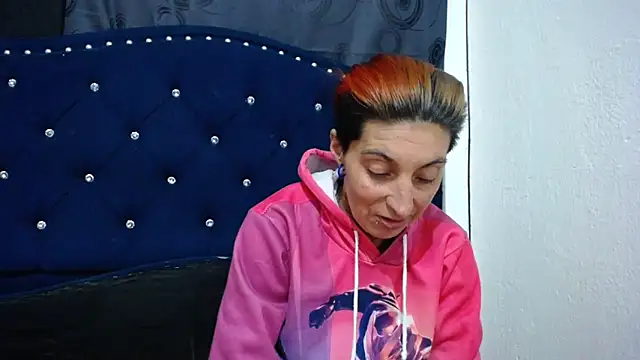 Snapshot of anyu1306 chatting on 6, 1, 2025 anyu1306 online show from 6, 1, 2025