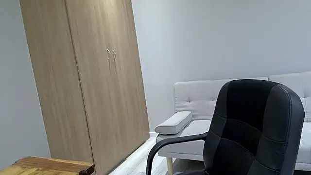 BrettJ81 online show from 18, 12, 2024