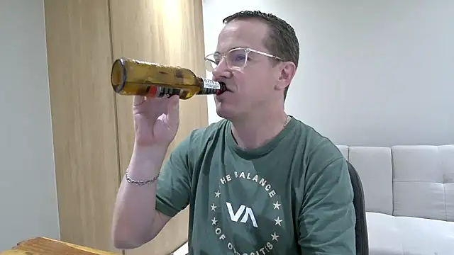 BrettJ81 online show from 10, 3, 2025