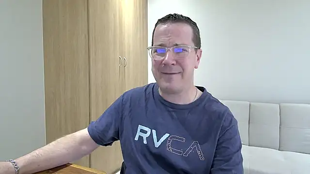 BrettJ81 online show from 8, 9, 2025