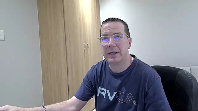 BrettJ81 online show from 28, 9, 2025