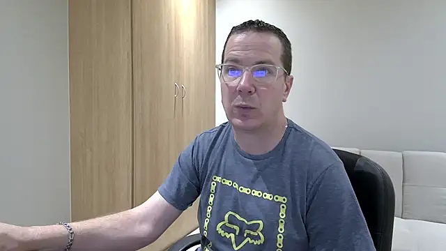 BrettJ81 online show from 7, 10, 2025