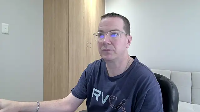 BrettJ81 online show from 12, 10, 2025