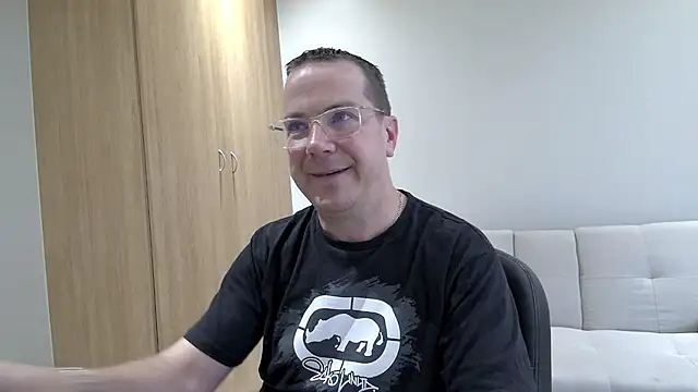 BrettJ81 online show from 13, 10, 2025