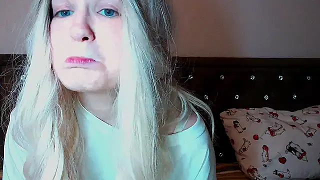 Snapshot of Sara4uu chatting on 7, 10, 2025 Sara4uu online show from 7, 10, 2025