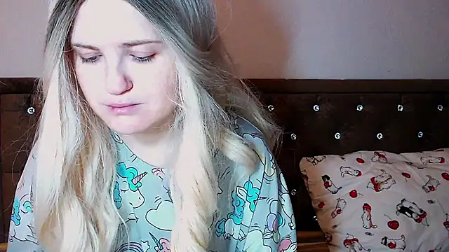 Sara4uu online show from 9, 11, 2025