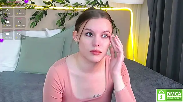 Snapshot of AmaliaBell chatting on 11, 11, 2025 AmaliaBell online show from 11, 11, 2025