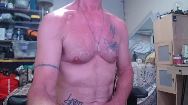 Snapshot of lovenoslut2 chatting on 13, 11, 2025 lovenoslut2 online show from 13, 11, 2025