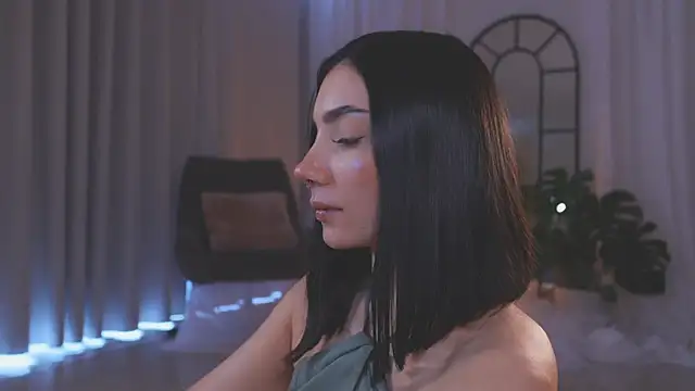 AmyArmstrong online show from 10, 11, 2025