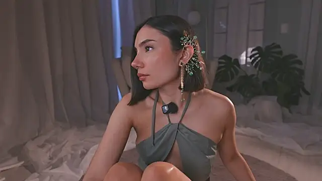 AmyArmstrong online show from 6, 4, 2026