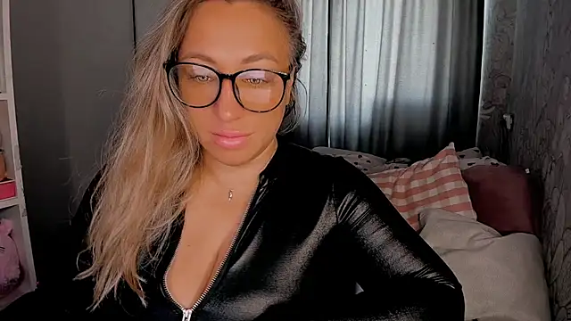 CumOnMy Tits online show from 12, 10, 2025