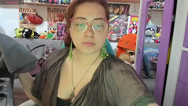 Snapshot of soficammy chatting on 4, 10, 2025 soficammy online show from 4, 10, 2025