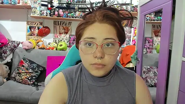 Snapshot of soficammy chatting on 4, 12, 2025 soficammy online show from 4, 12, 2025