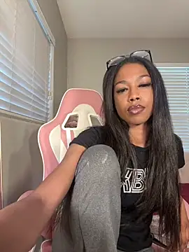 mismialove online show from 4, 6, 2026