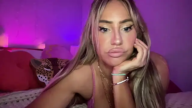 Snapshot of Fitnessbabe69 chatting on 21, 12, 2024 Fitnessbabe69 online show from 21, 12, 2024