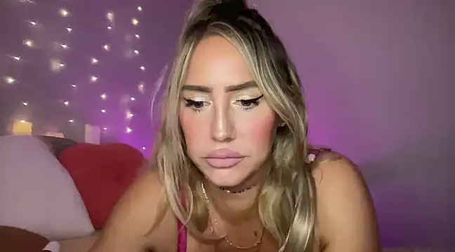 Snapshot of Fitnessbabe69 chatting on 10, 2, 2025 Fitnessbabe69 online show from 10, 2, 2025