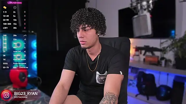 Snapshot of bigryann23 chatting on 22, 12, 2024 bigryann23 online show from 22, 12, 2024