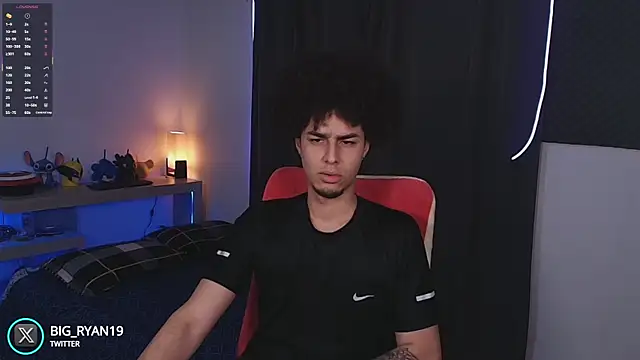 Snapshot of bigryann23 chatting on 14, 10, 2025 bigryann23 online show from 14, 10, 2025