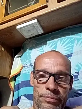 Snapshot of lelandm77 chatting on 17, 4, 2026 lelandm77 online show from 17, 4, 2026